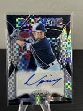 Luis Urias 2019 Panini Prizm Rookie Autographs card