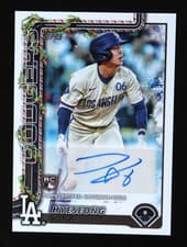 2025 Topps Holiday Autographs Hyeseong Kim #PA-HK card