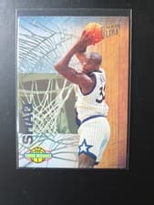 Shaquille O'Neal 1993 Ultra Famous Nicknames card