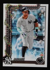 2025 Topps Holiday Hidden Elf Aaron Judge #HE-10 card
