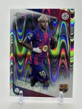 Lamine Yamal 2025 Topps Chrome UEFA card