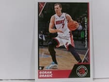 Goran Dragić 2021-22 Panini NBA Sticker & Card Collection (Brazil) Base Set card