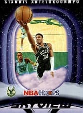 Giannis Antetokounmpo 2023 Panini Hoops Skyview card