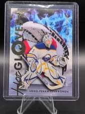 2025-26 Flair Hot Gloves Ukko-Pekka Luukkonen #HG-15 card