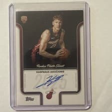 2025-26 Topps Rookie Photo Shoot Autographs Kasparas Jakučionis #RP-KJ card
