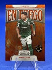 2025 Panini Prizm FIFA Club World Cup En Fuego Raphael Veiga #21 card