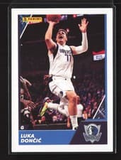 Luka Dončić 2021-22 Panini NBA Sticker & Card Collection (Brazil) Base Set card