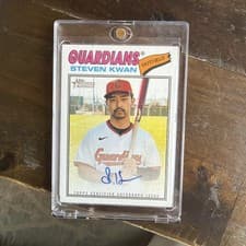 2026 Topps Heritage Real One Autographs Steven Kwan #ROA-SK card
