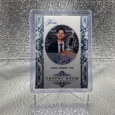 2025-26 Flair Trophy Room Autographs Connor Hellebuyck #TR-4 card