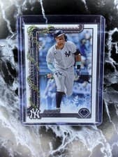 2025 Topps Holiday Hidden Elf Aaron Judge #HE-6 card