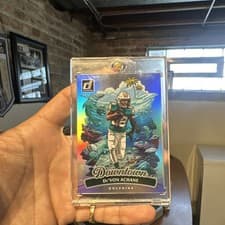 2025 Donruss Downtown! De’Von Achane #10 card