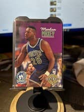 Marlon Maxey 1992-93 SkyBox Base Set card