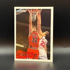 Will Perdue 1993-94 Hoops Base Set card