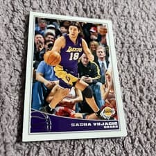 Sasha Vujacic 2009 Topps card