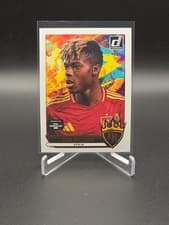 Nico Williams 2025 Panini Donruss Road to FIFA Pitch Kings card