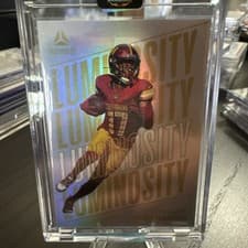2025 Panini Luminance Luminosity Terry McLaurin #8 card