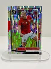 Erling Haaland 2022 Panini Donruss card