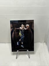 Paige Bueckers 2025 Panini Select WNBA card