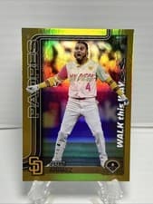 2025 Topps Walk This Way Luis Arraez #WTW-32 card