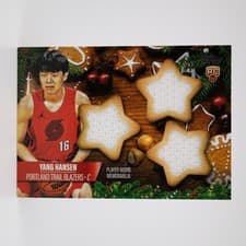 2025-26 Topps Holiday Holiday-Shaped Relics Yang Hansen #HSR-12 card