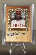 2025 Topps Gilded Collection Gold Framed Hall of Fame Autographs Vladimir Guerrero #HAFA-VG card