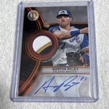 2025 Topps Tribute Threads Autograph Relics Austin Riley #TTTA-RIL card