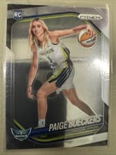 Paige Bueckers 2025 Panini Prizm WNBA card