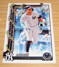 2025 Topps Holiday Hidden Elf Aaron Judge #HE-9 card