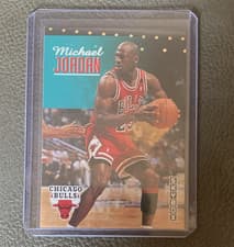 Michael Jordan 1992-93 SkyBox Base Set card