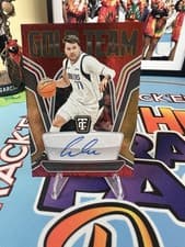 2024-25 Panini Totally Certified Gold Team Signatures Luka Doncic #13 card