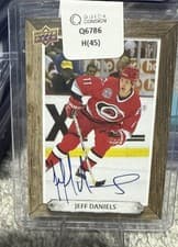 2024-25 Upper Deck Engrained Icons Beehive Portrait Signatures Jeff Daniels #BH-JE card