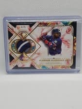 2025 Topps Diamond Icons Single Player Relics Vladimir Guerrero Jr. #SPR-VG card