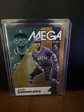 2025 Topps Mega Stars Julio Rodríguez #MEGA-12 card