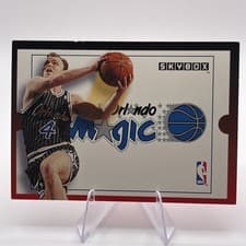 Scott Skiles 1992-93 SkyBox Base Set card