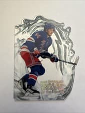 2025-26 Flair Wave of the Future Gabe Perreault #WF-8 card