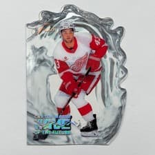 2025-26 Flair Wave of the Future Carter Mazur #WF-19 card