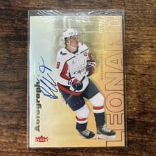 2025-26 Flair Autographics Ryan Leonard #A-RL card