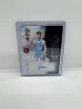 2025-26 Topps Signature Class Rookie Class Chrome Autographs Liam McNeeley #RCC-LM card