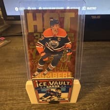 2025-26 Flair Hot Numbers Connor McDavid #HN-20 card