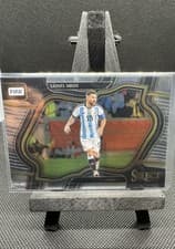 Lionel Messi 2022 Panini Select FIFA card
