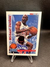 Michael Jordan 1992-93 Hoops Base Set card