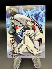 2025-26 Flair Hot Gloves Connor Hellebuyck #HG-1 card