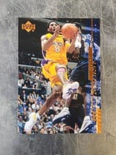 Kobe Bryant 2000-01 Upper Deck Base Set card