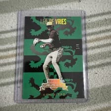 2025 Panini Crusade Knightcap Leo De Vries #5 card