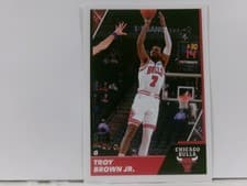 Troy Brown Jr. 2021-22 Panini NBA Sticker & Card Collection (Brazil) Base Set card