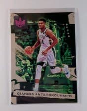 Giannis Antetokounmpo 2021 Panini Court Kings card