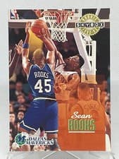 Sean Rooks 1992-93 SkyBox Base Set card