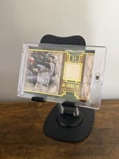 Jung HOO Lee 2025 Topps Museum Collection Meaningful Material Relics card