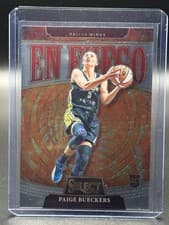 2025 Panini Select WNBA En Fuego Paige Bueckers #5 card