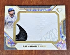 2025 Topps Diamond Icons Preeminent Pieces Relics Salvador Perez #PPR-SP card